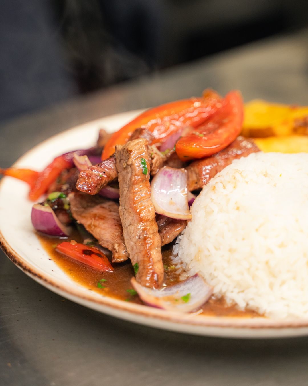 Lomo saltado de ternera de Cumpanama Bailén